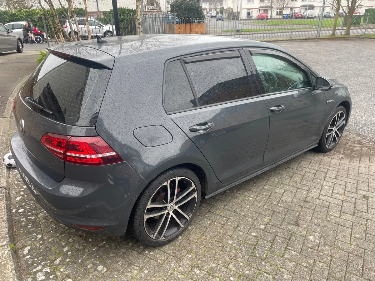 Volkswagen Golf 2015 - Image 2