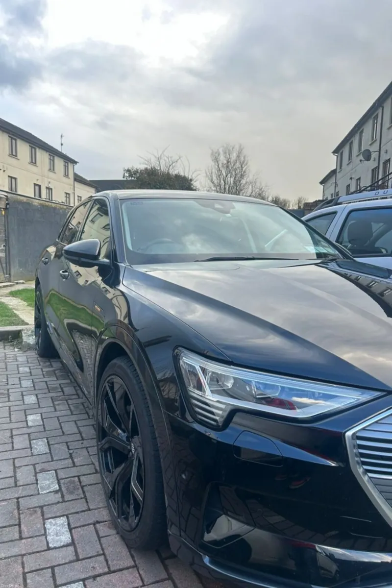 2021 Audi e-tron 50quattro – High Spec- low milage - Image 4
