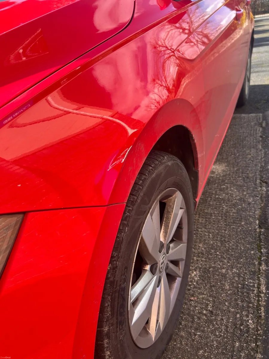 182 Red Volkswagen polo bluemotion - Image 5
