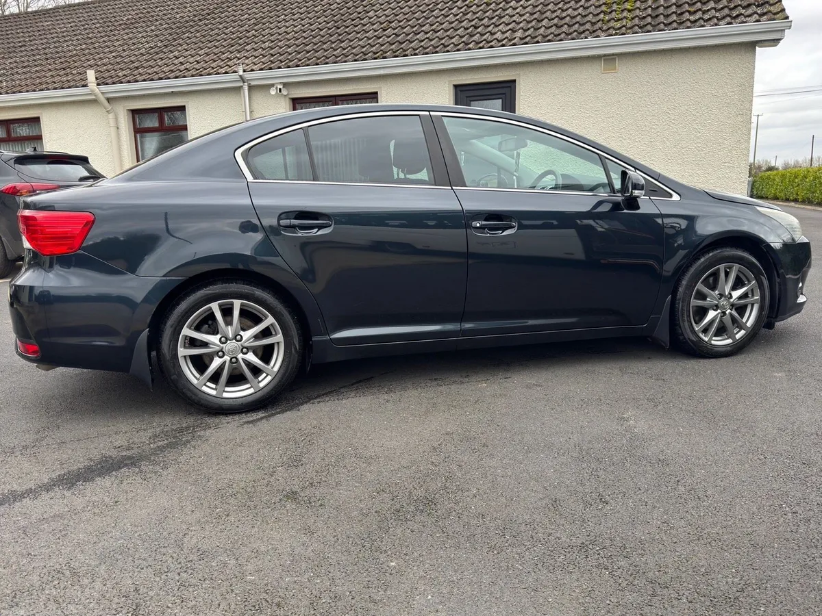 Toyota Avensis 2015 - Image 1