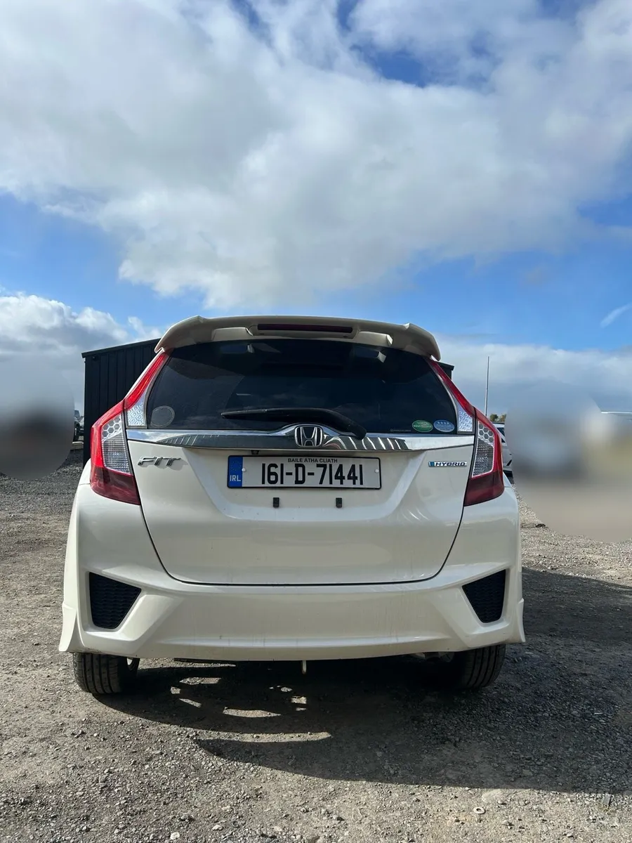 Honda Fit. **S Package ** Hybrid ** - Image 6