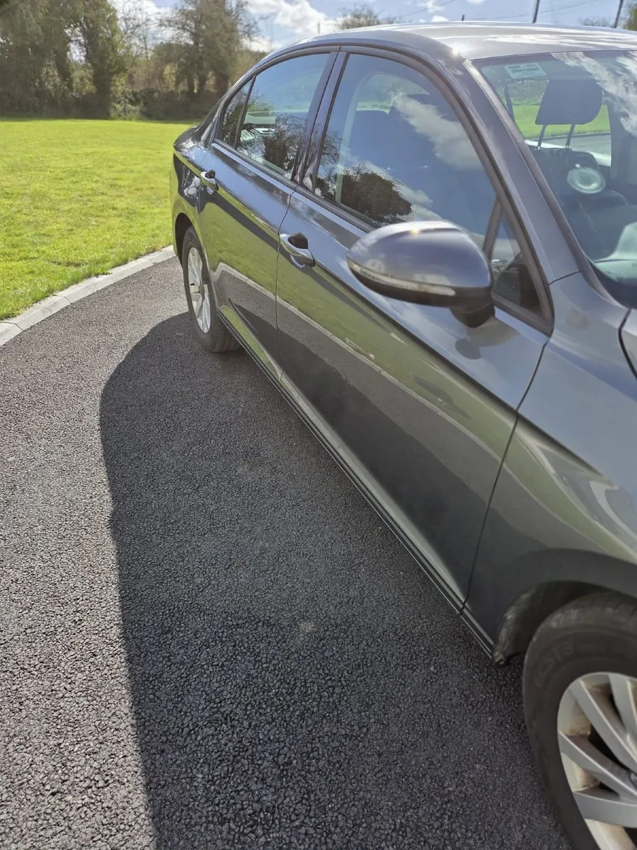 Volkswagen Passat 2016 - Image 3