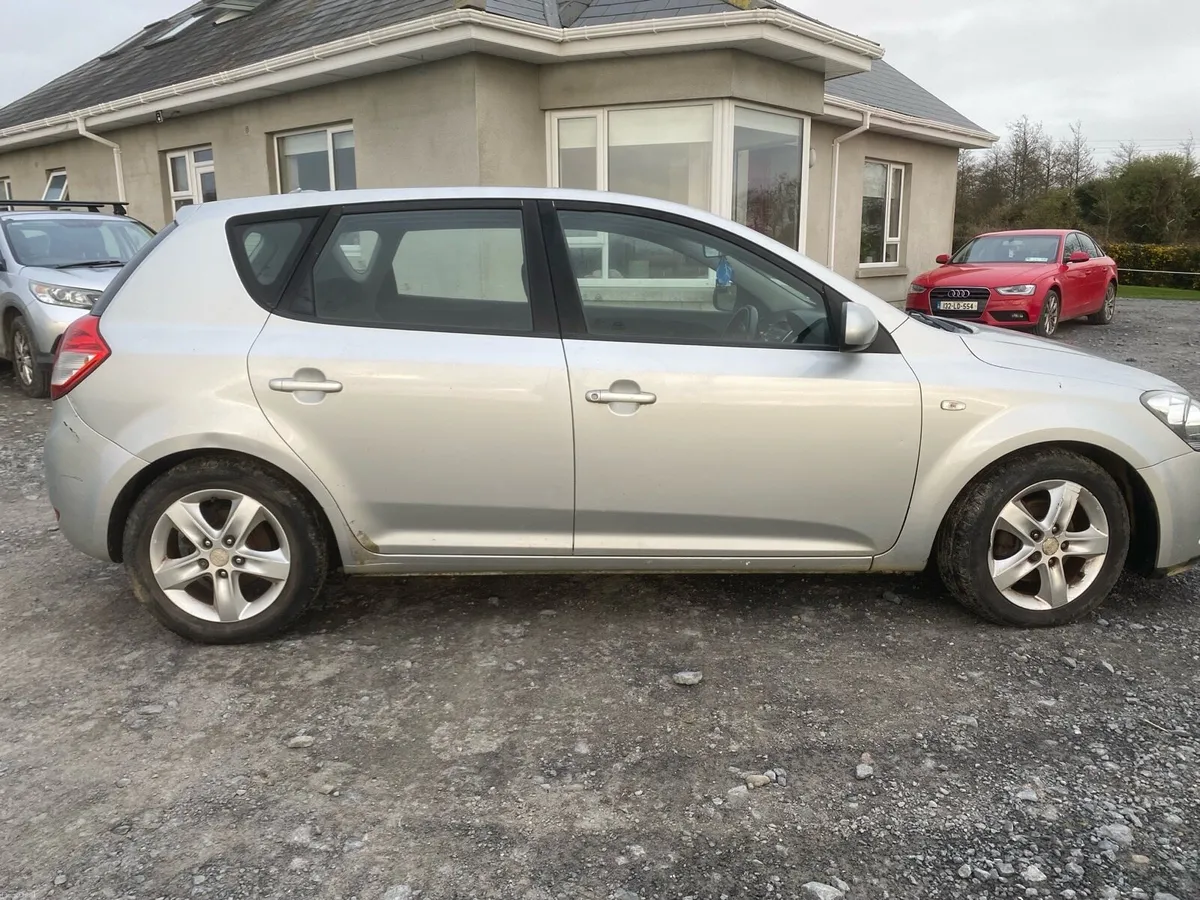 1.6 Diesel Kia Ceed - Image 3