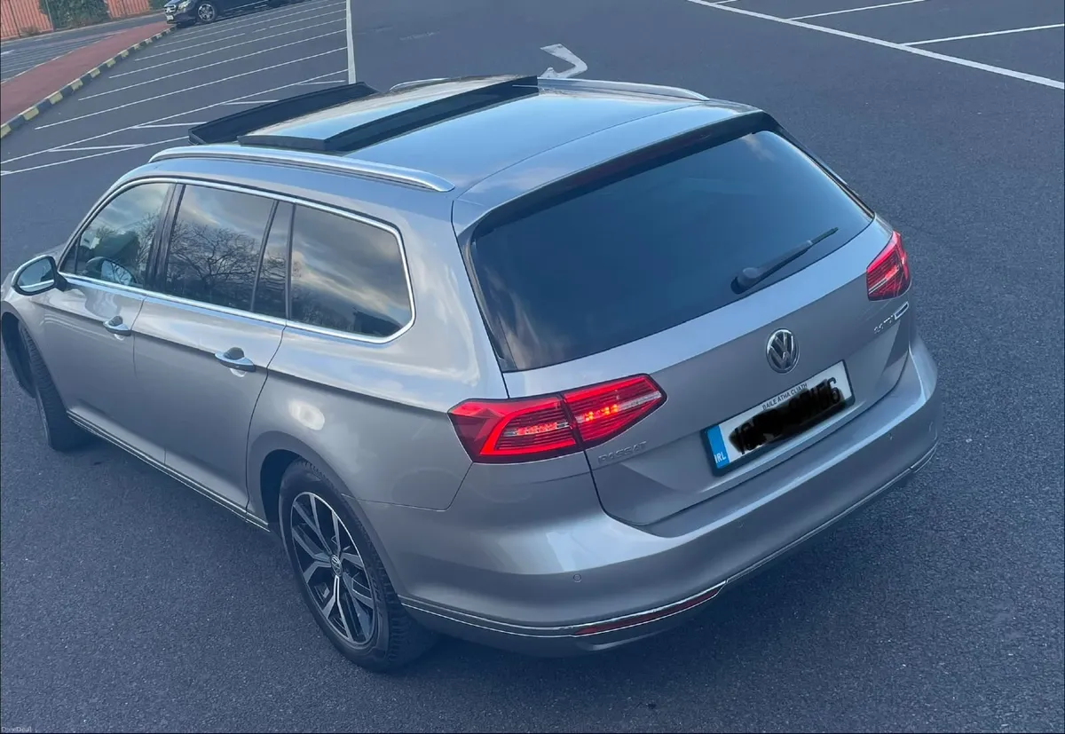 Volkswagen Passat 2016 - Image 3