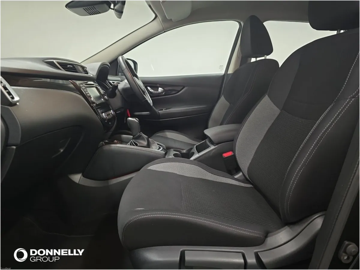 Nissan Qashqai Diesel Hatchback Acenta Premium - Image 4