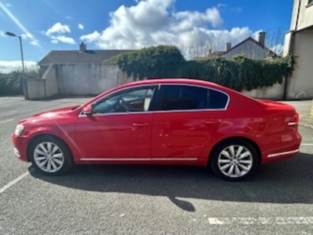 Volkswagen Passat 2013 - Image 2