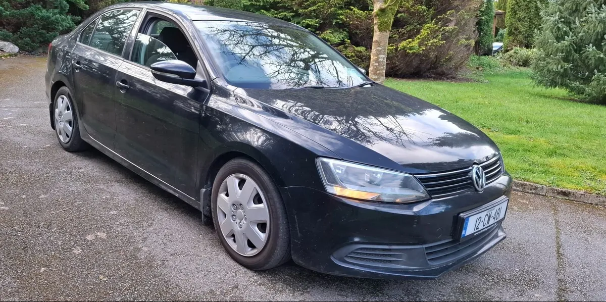 12 Volkswagen Jetta ,   1.6 Diesel - Image 1