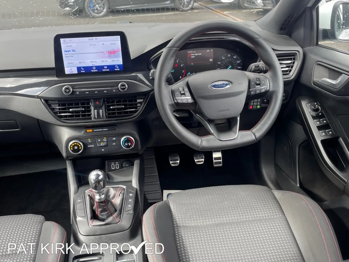Ford Focus Hatchback ST-Line Edition - Image 4
