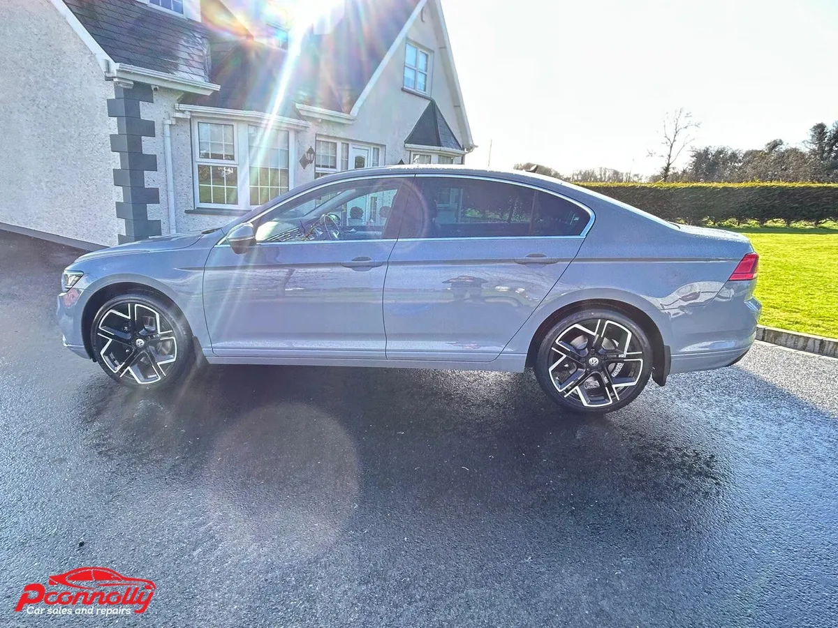 2022 Volkswagen Passat SEL TDi - Image 2