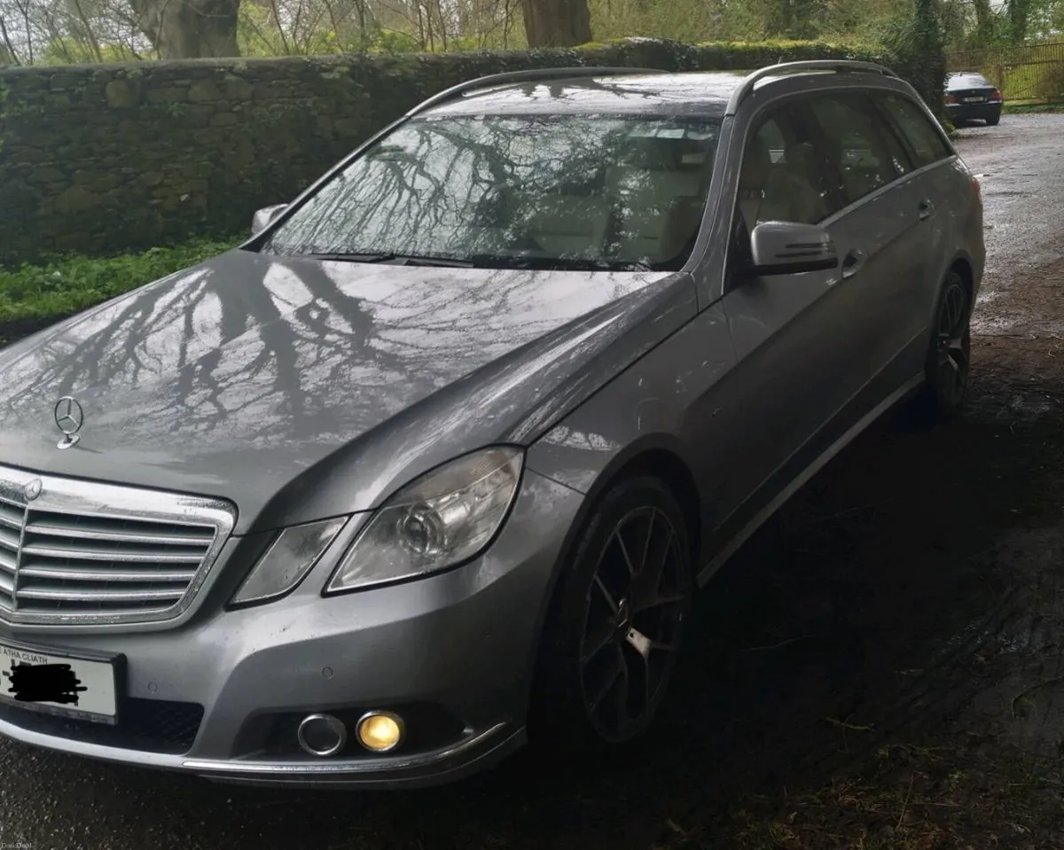 Mercedes E220 Estate - Image 2