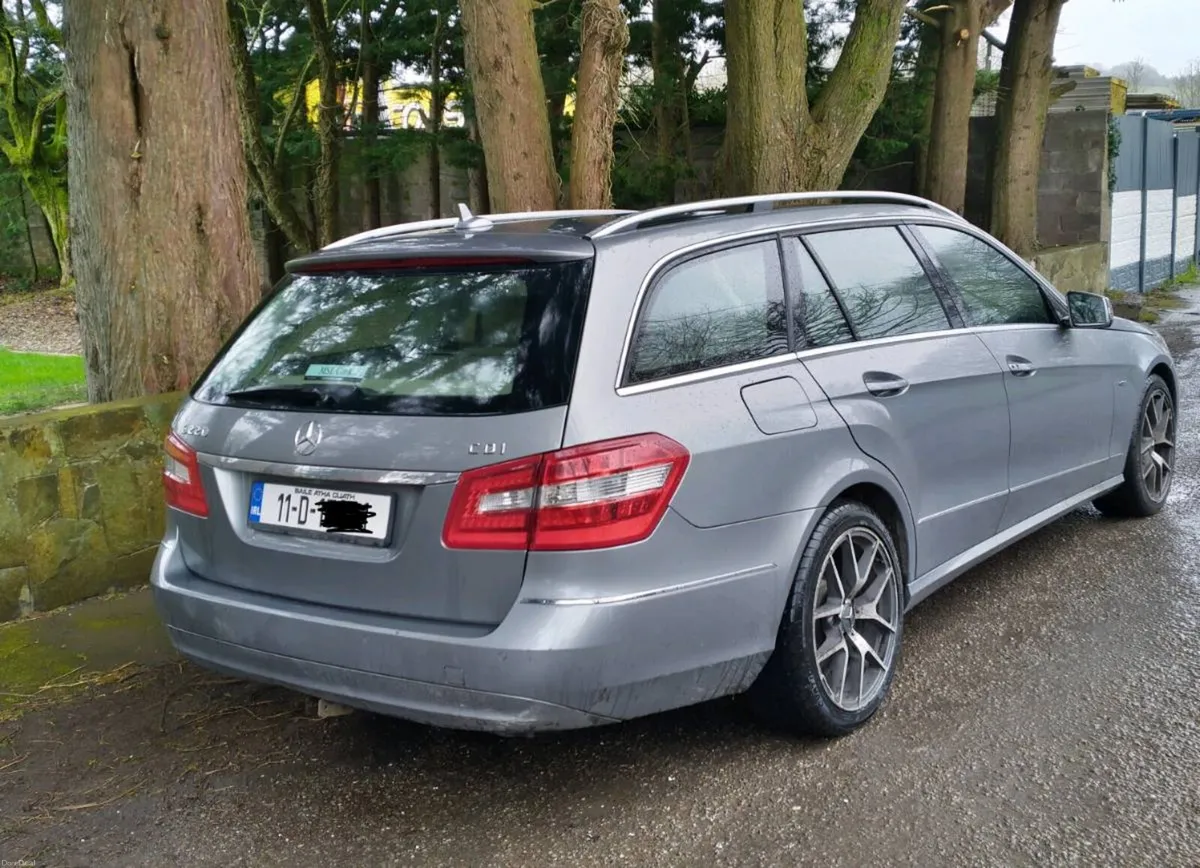 Mercedes E220 Estate - Image 3