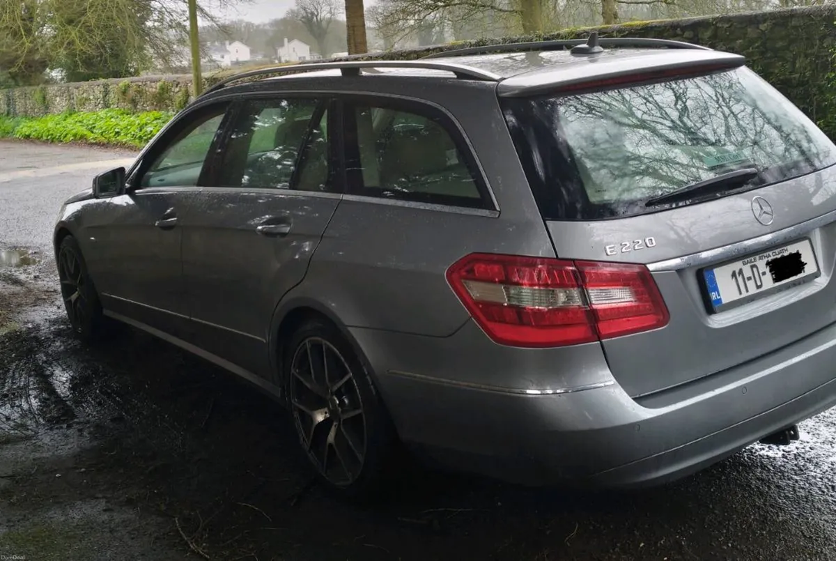 Mercedes E220 Estate - Image 4