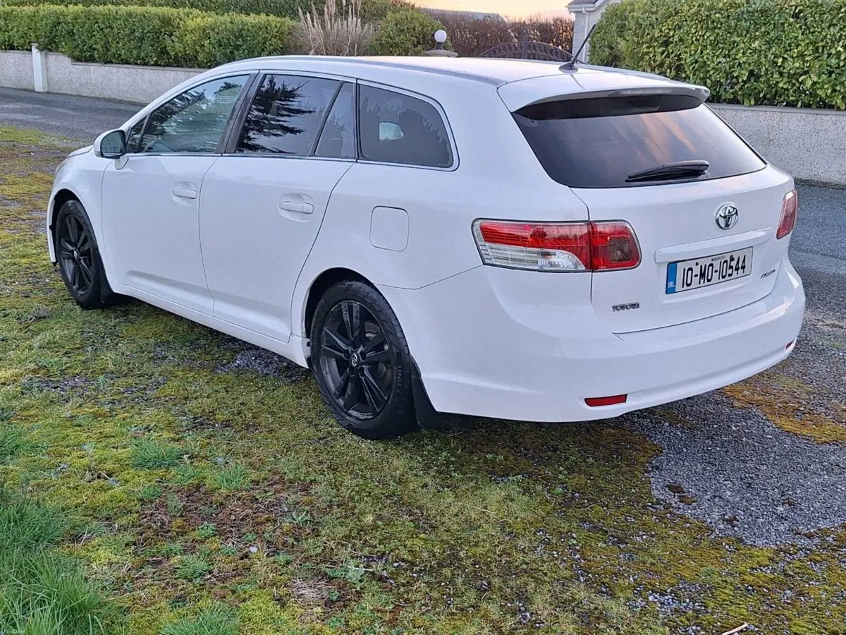 Toyota Avensis - Image 2