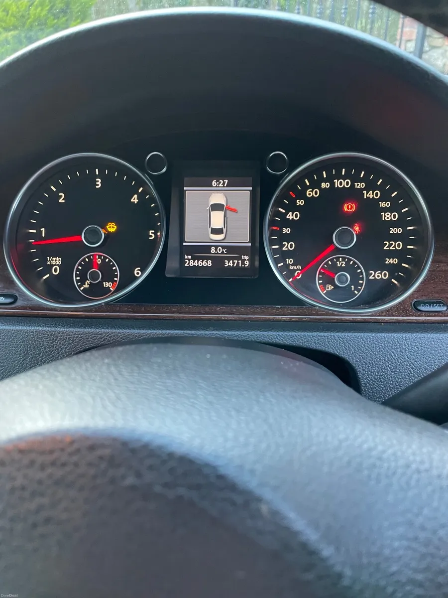 Volkswagen Passat 2011 - Image 3