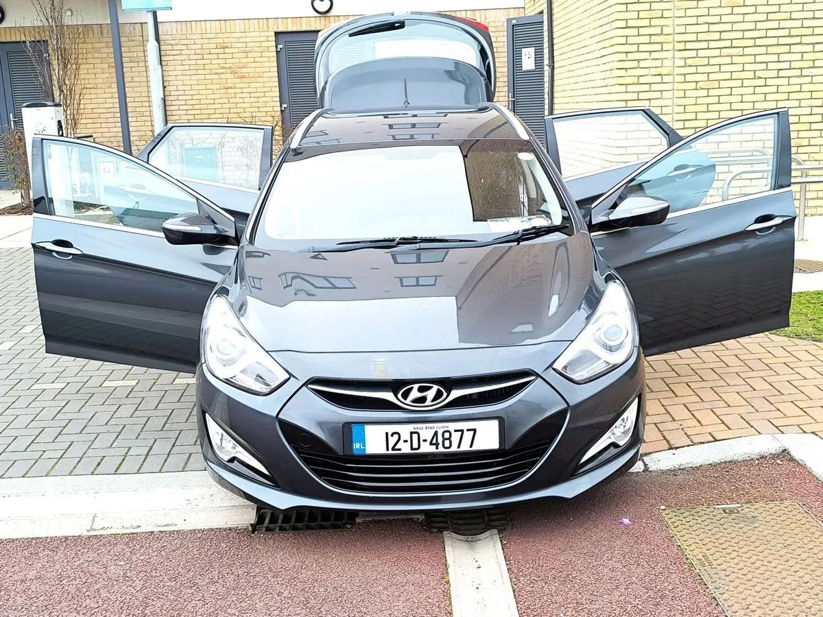 Hyundai i40 2012 - Image 2