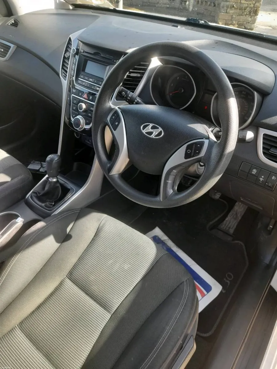 Hyundai i30 1.6crdi  2016 - Image 3