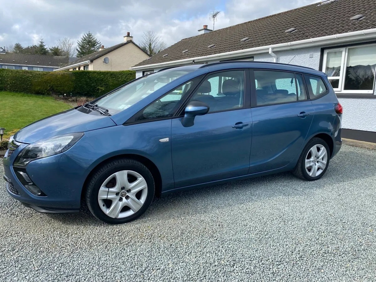 141 Vauxhall Zafira 7 Seater very clean car - Image 1