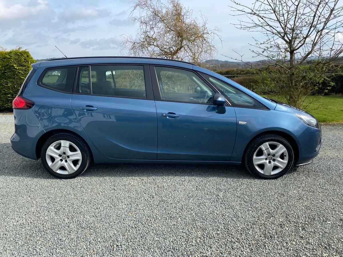 141 Vauxhall Zafira 7 Seater very clean car - Image 3
