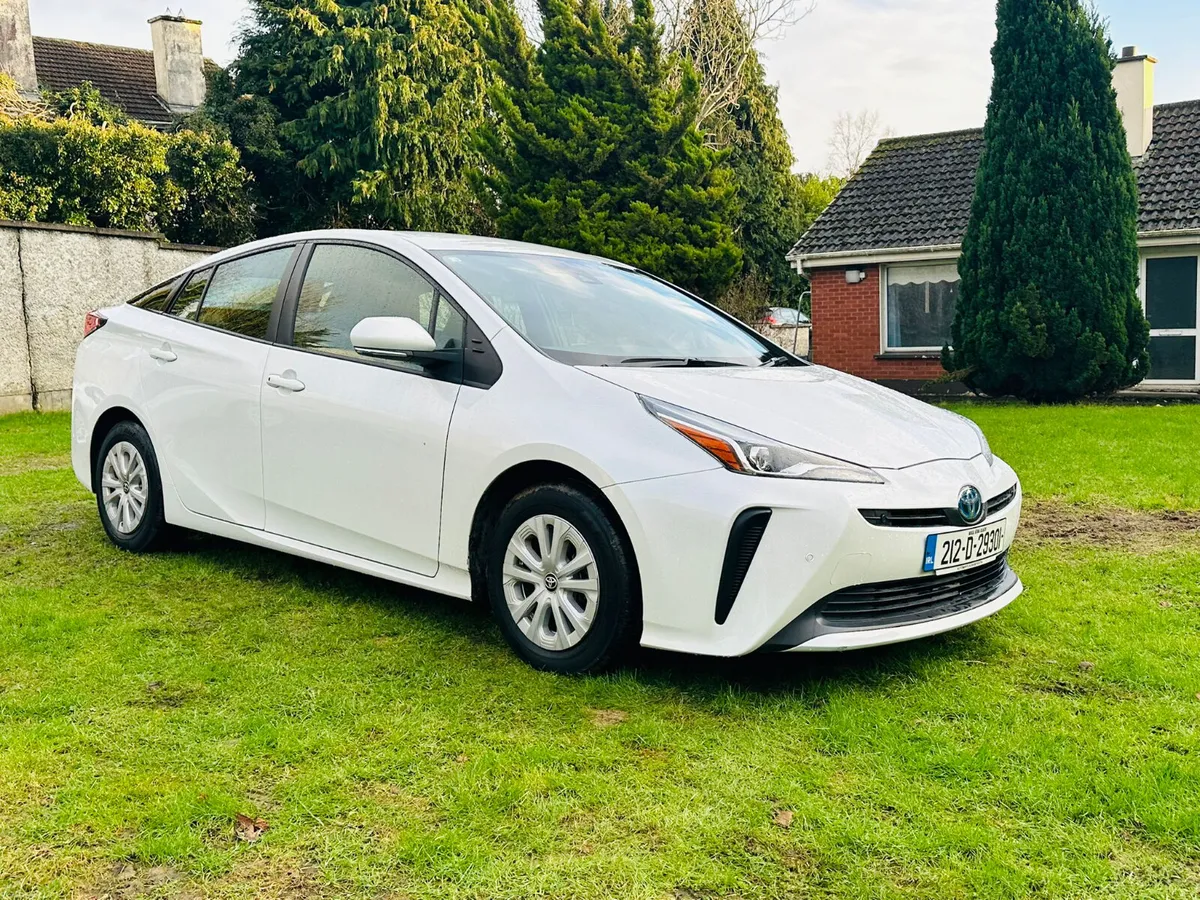 TOYOTA PRIUS 2021 HYRBID AUTOMATIC - Image 4