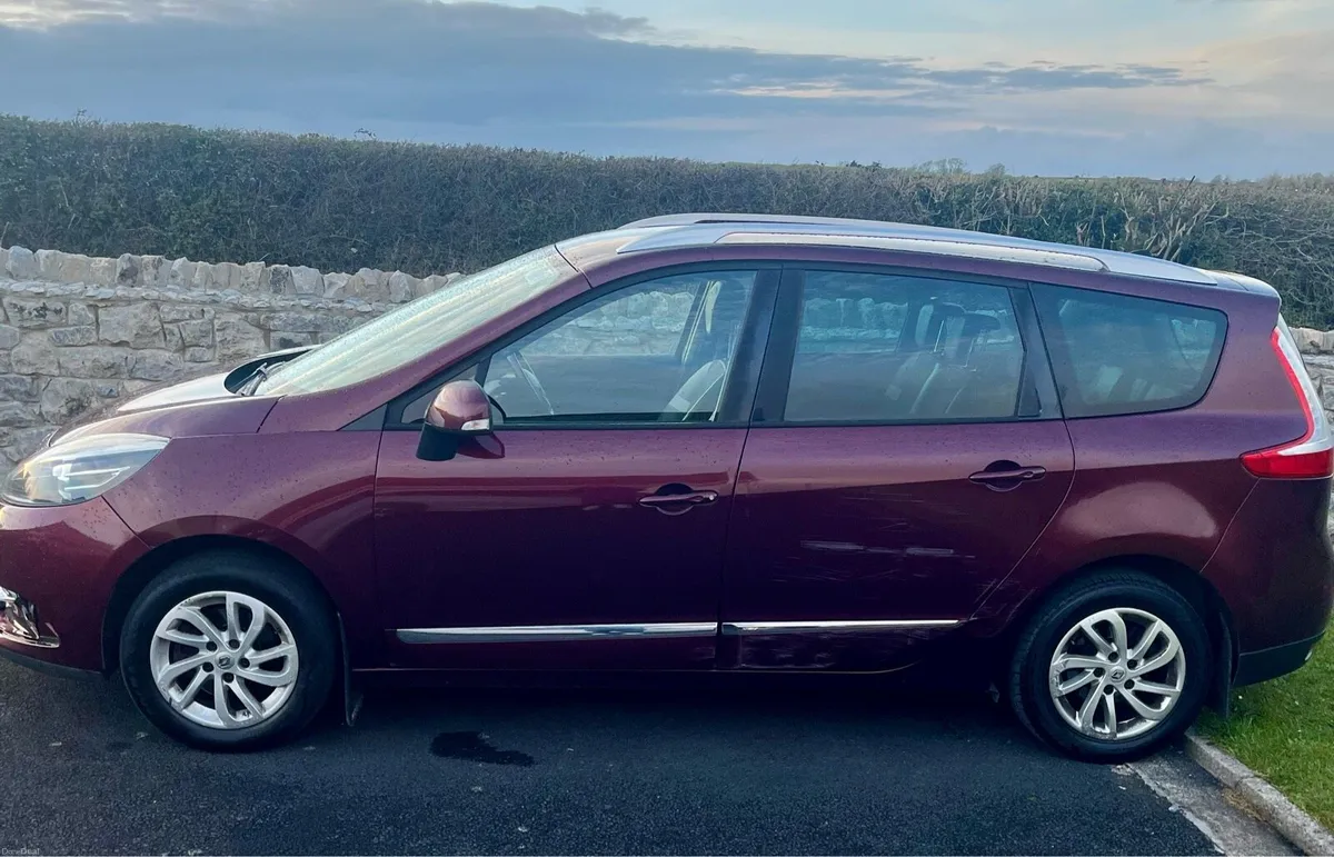2015 Renault Scenic - Image 2