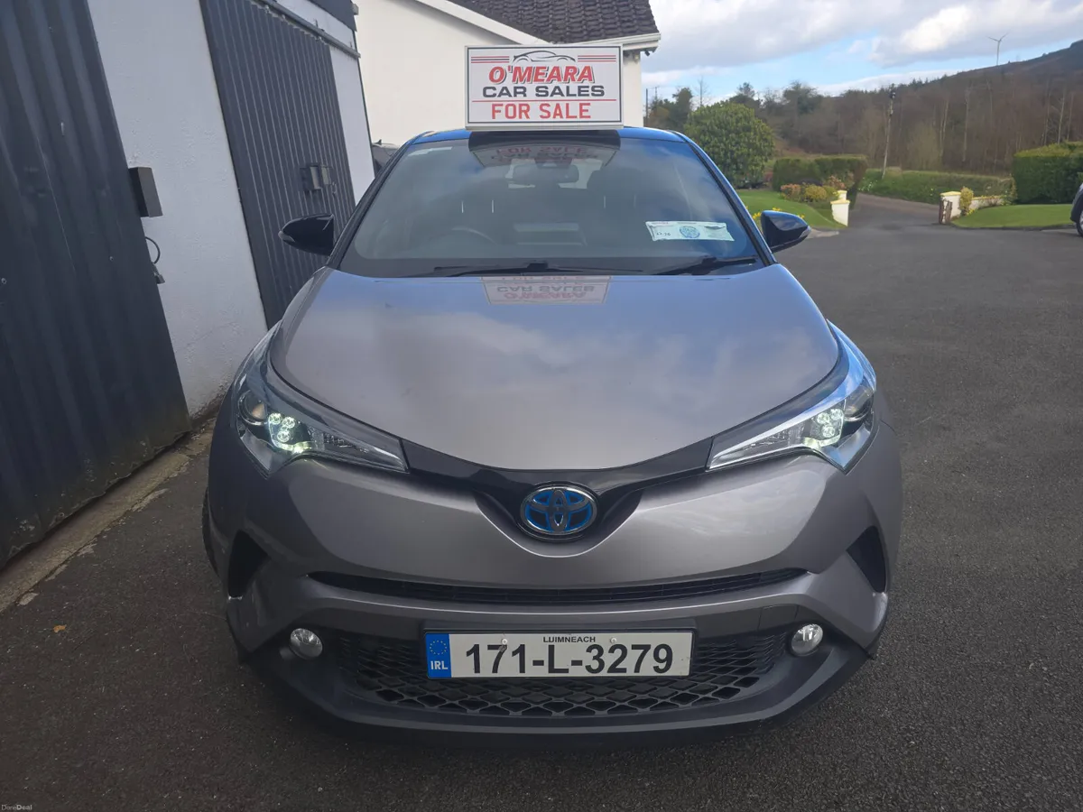 2017 Toyota C-HR Hybrid Luna Sport - Image 6