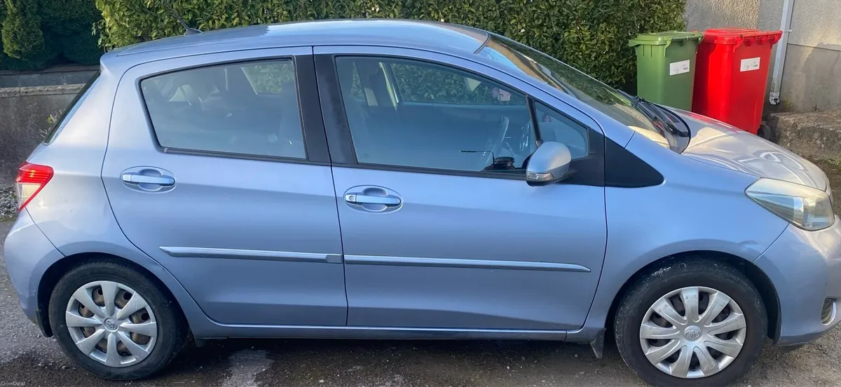 12 Toyota Yaris - Image 1