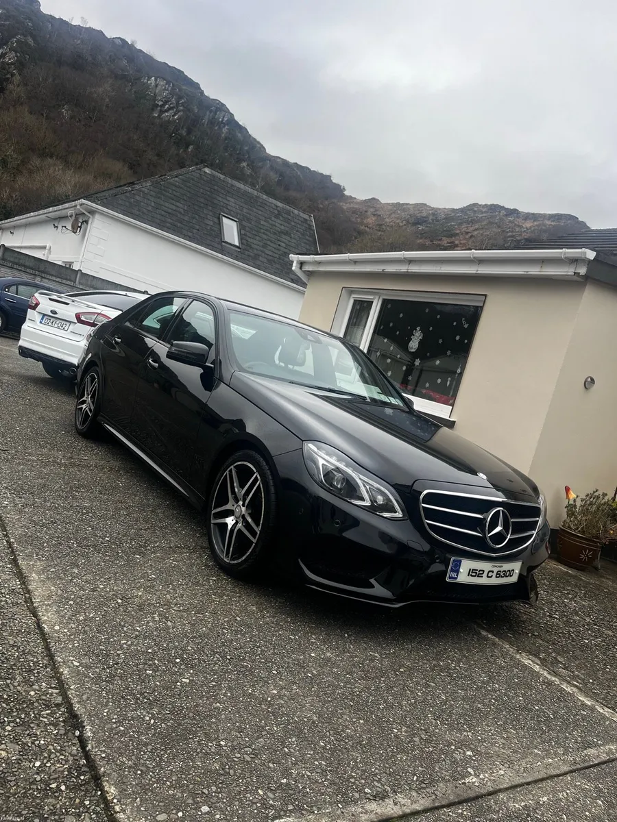 Mercedes Benz e220 amg night edition - Image 4