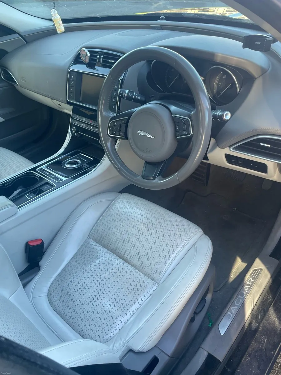 2015 Jaguar XE Automatic - Image 3