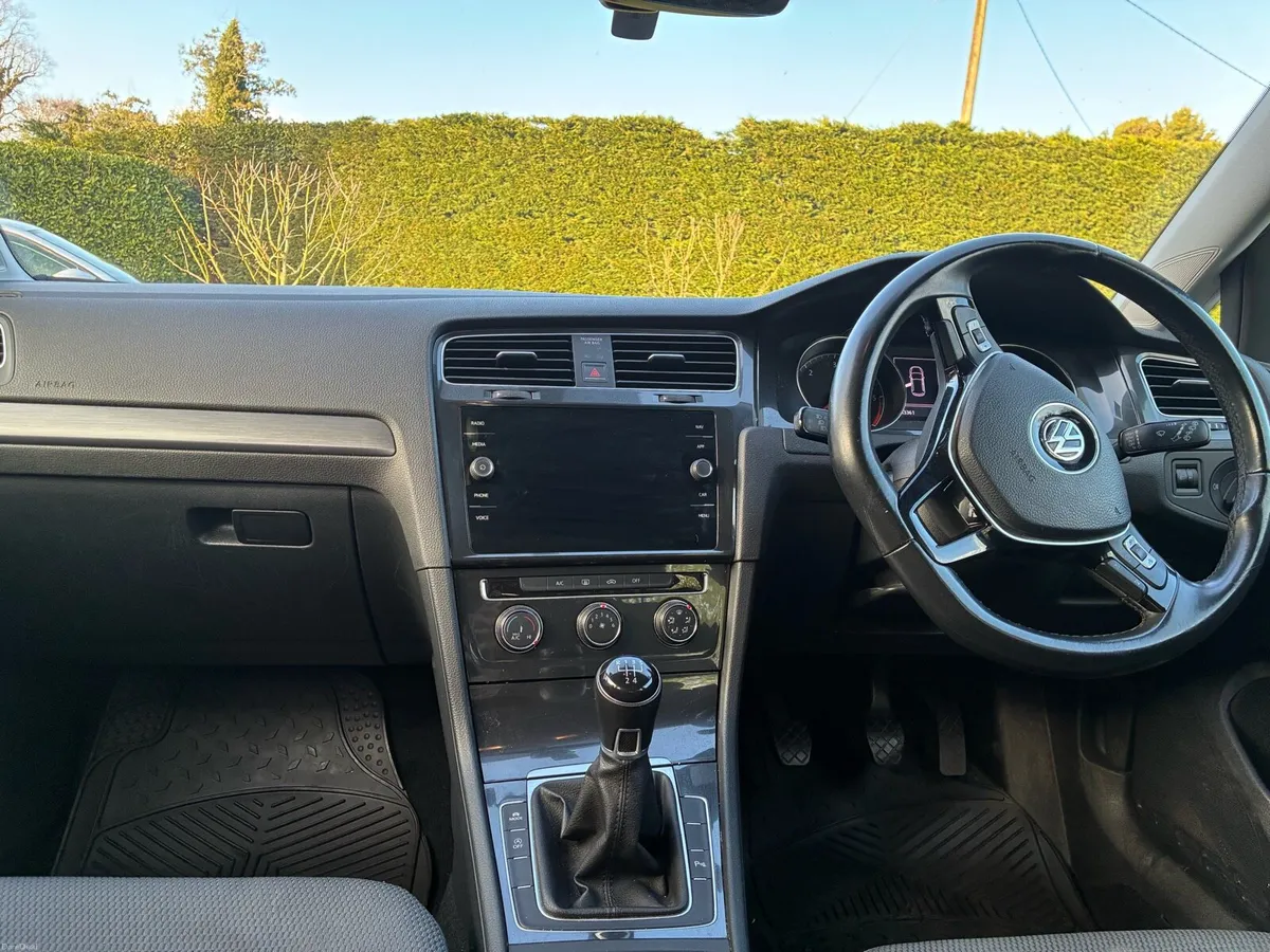 Volkswagen | Golf SE Bluemotion 1.6 TDI 115 PS Nav - Image 4