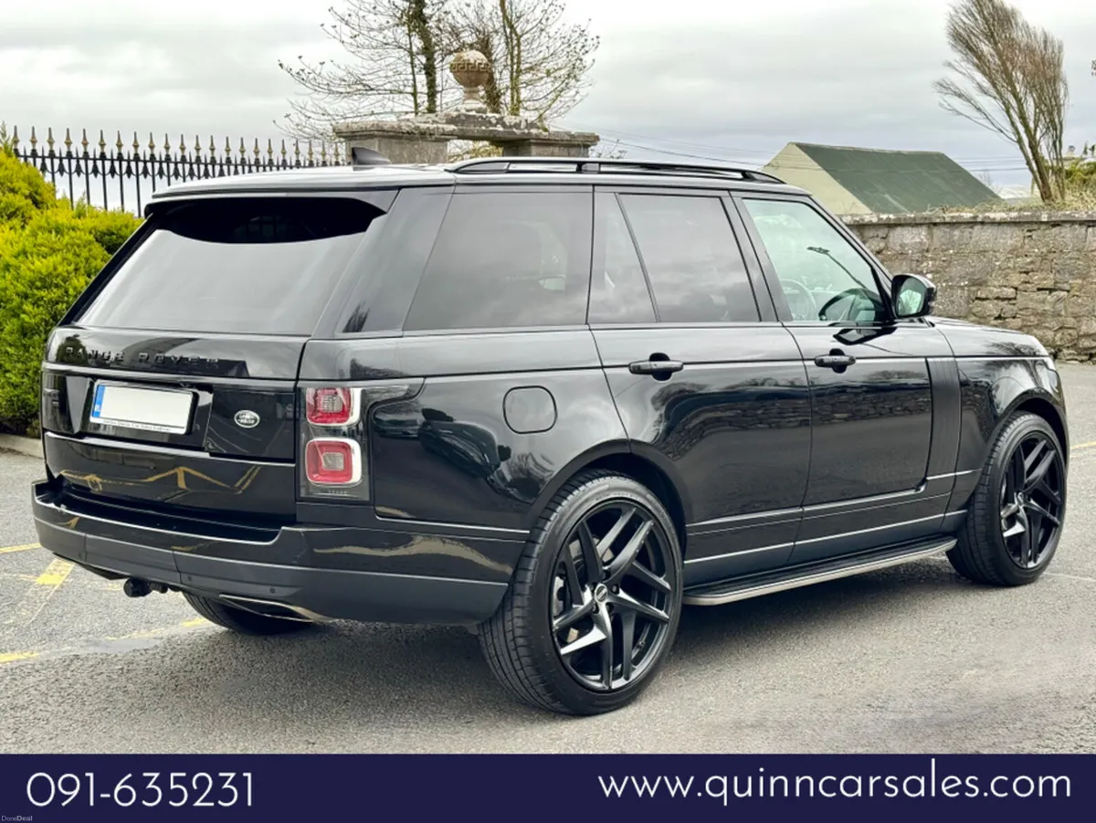 Land Rover Range Rover P400e WESTMINSTER BLACK AUT - Image 3