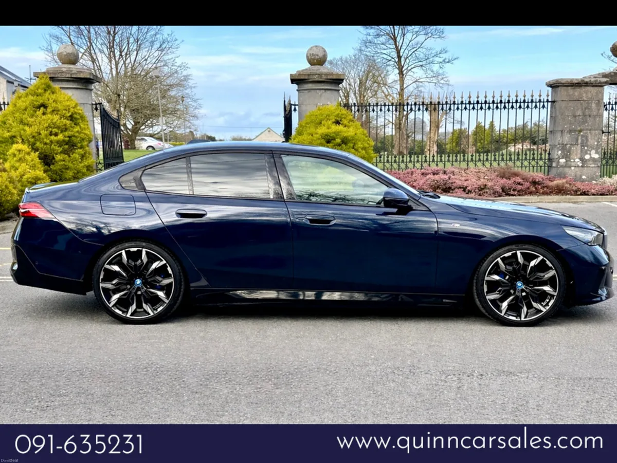 BMW 5-Series 530e M-SPORT AUTO==TECH PACK==LOW MIL - Image 2