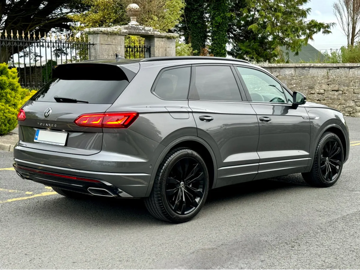 Volkswagen Touareg 3.0 TDI V6 286 BHP BLACK EDITIO - Image 2