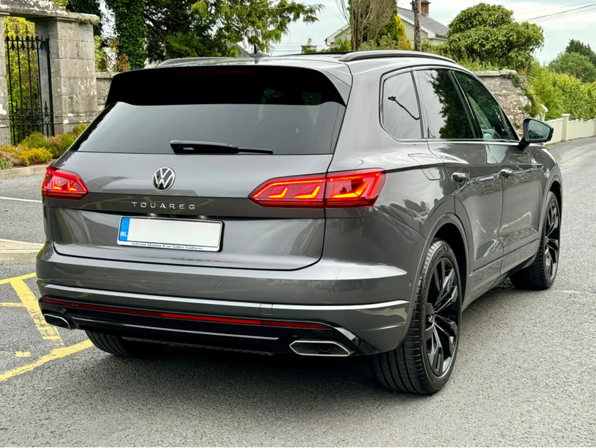 Volkswagen Touareg 3.0 TDI V6 286 BHP BLACK EDITIO - Image 4