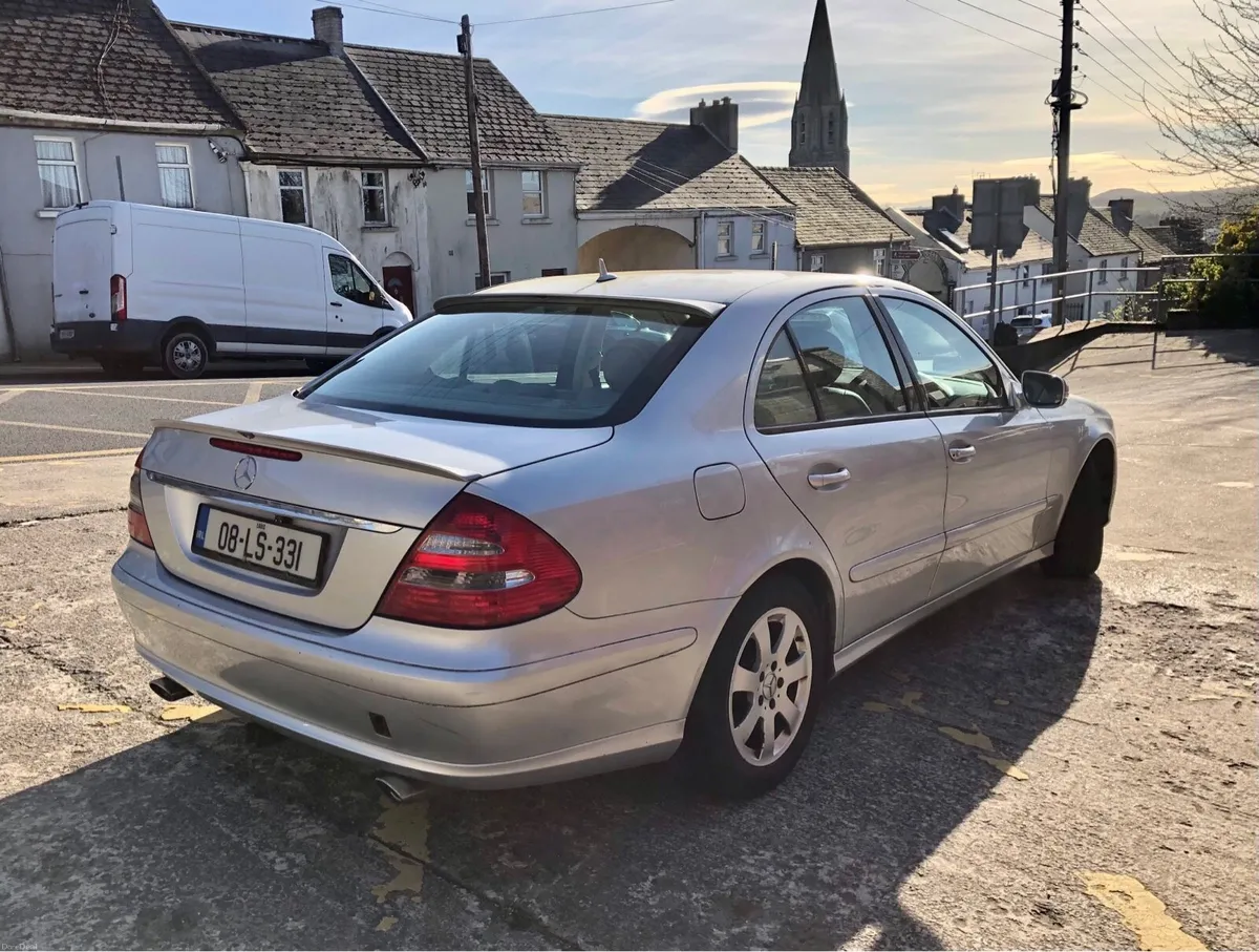 Sports addition Mercedes E200 - Image 3