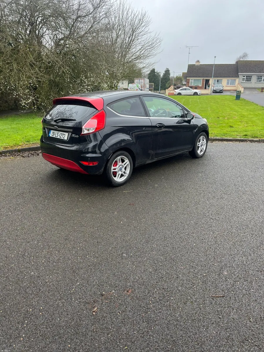 Ford Fiesta 2013 - Image 2