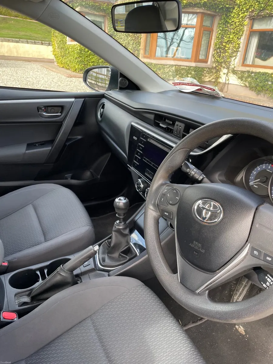 Toyota Corolla 2017 - Image 4