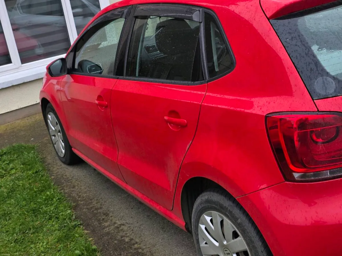 Volkswagen polo - Image 4