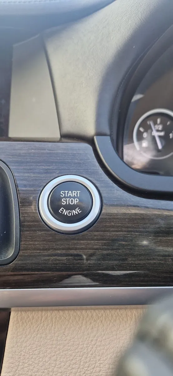 BMW 7-Series 2012 - Image 4