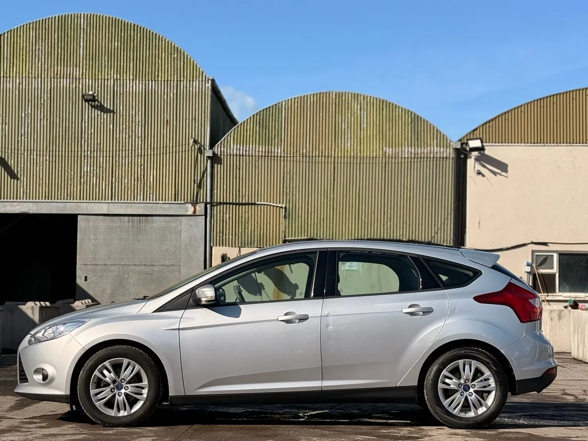 Ford Focus 2013 - Image 2