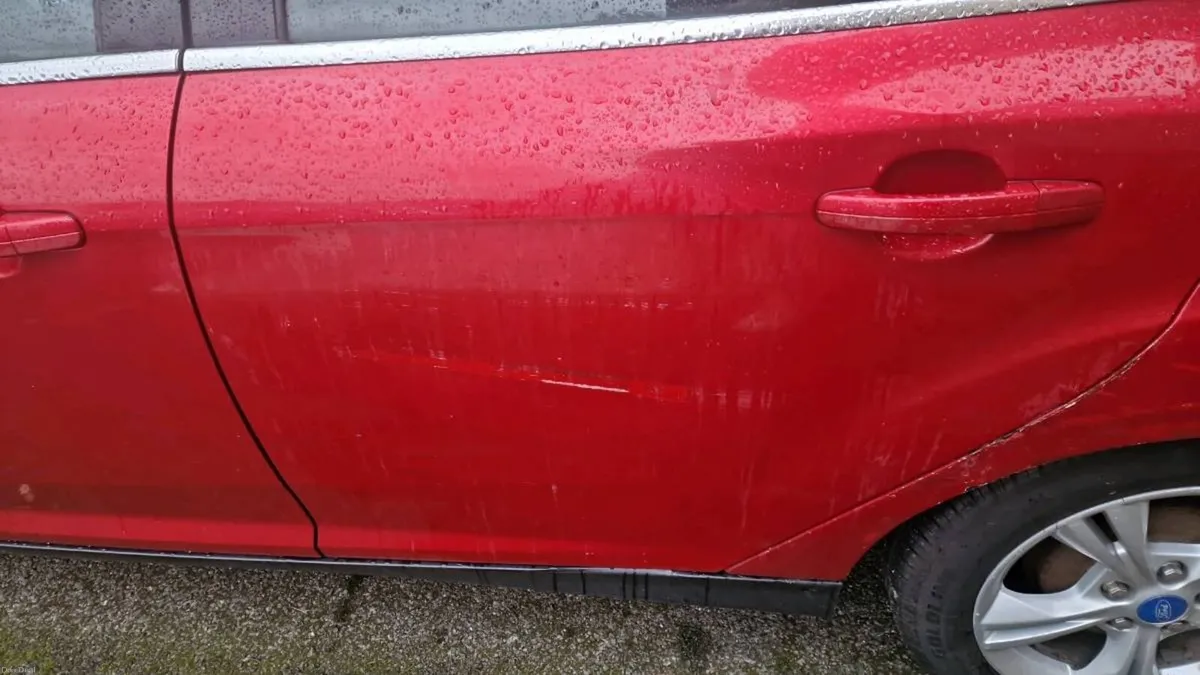 FORD FOCUS 2011 SPORT TRIM-TAX UNTIL FEB 27 - Image 2