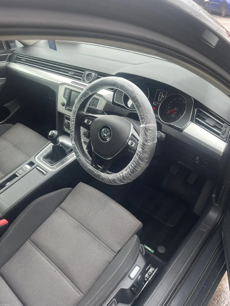 Volkswagen Passat business S.E - Image 3