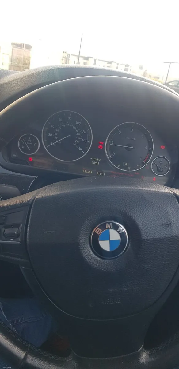 BMW 5-Series 2011 - Image 2