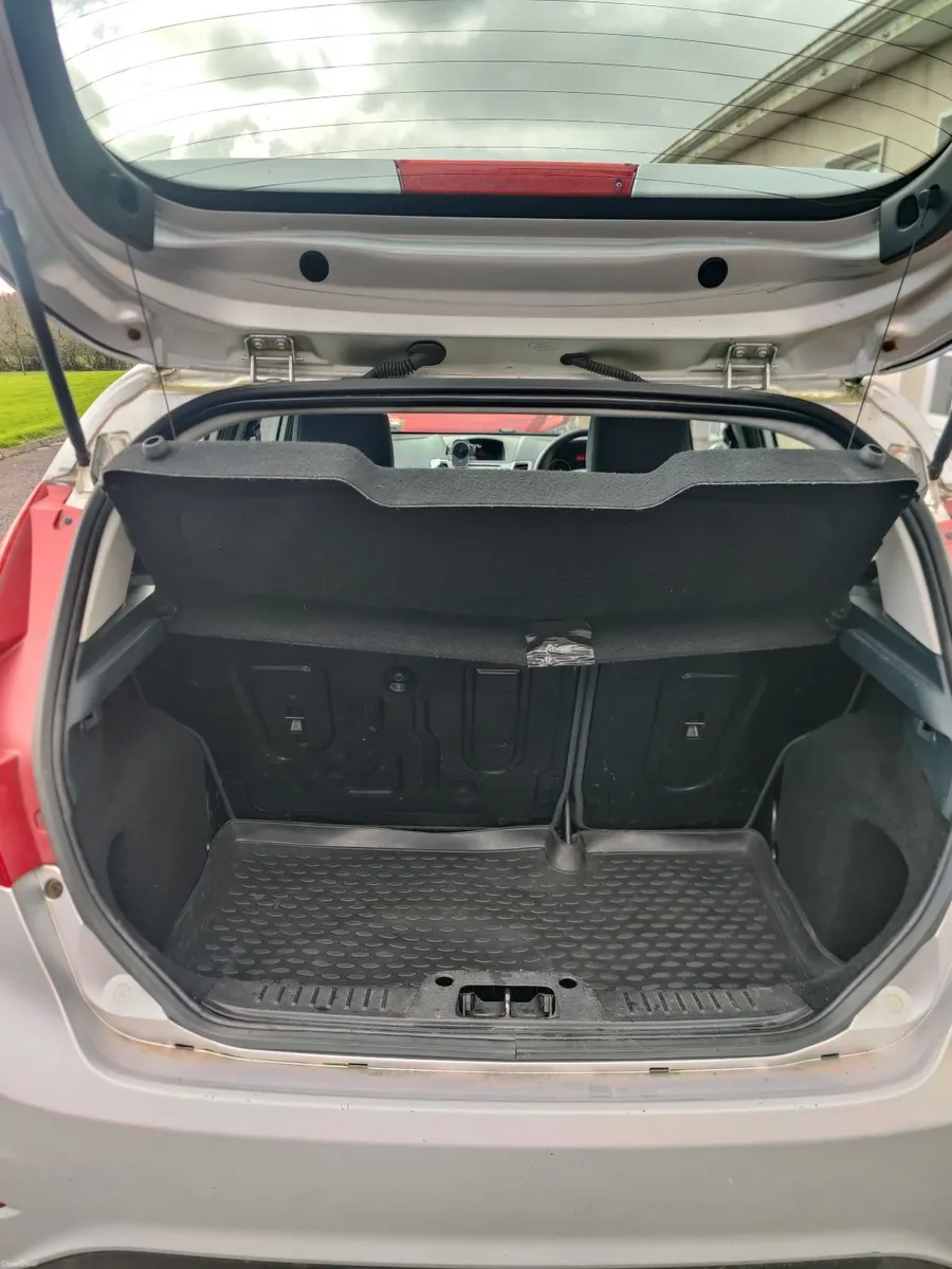 Ford Fiesta 2010 - Image 3