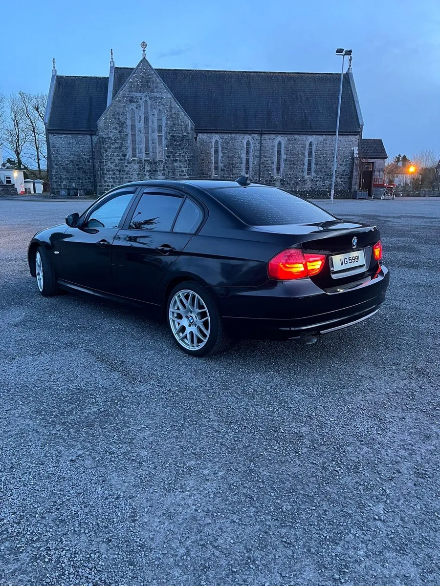 BMW 318D e90 - Image 3