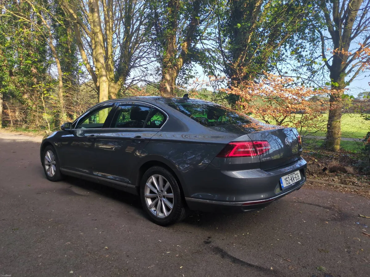 2015 Volkswagen Passat HIGHLINE 1.6tdi *LOW KMS* - Image 2