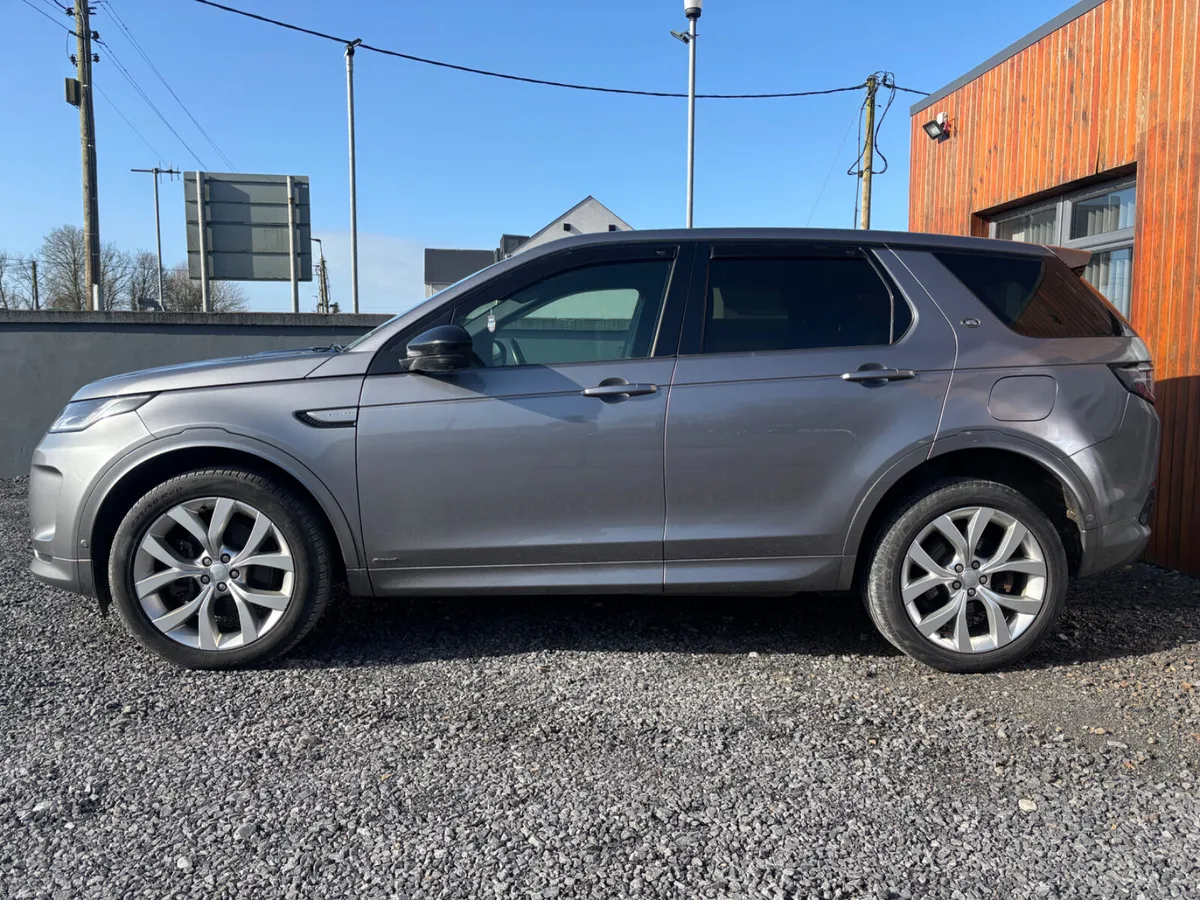 2021 Land Rover Discovery Sport SE BLACK PACK - Image 3