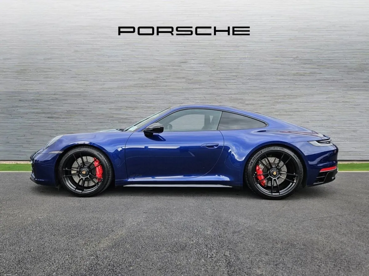 Porsche 911 Carrera GTS - Image 3