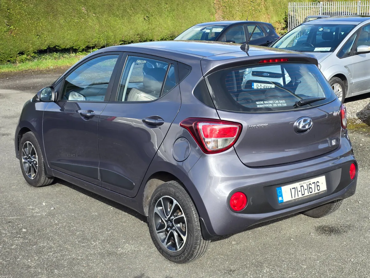 171 Hyundai i10 Deluxe 1 Liter Low Miles - Image 3