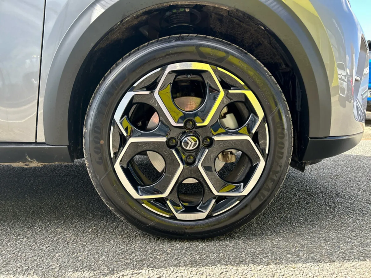 Citroen C3 PLUS PURETECH 100 MY30 4DR - Image 5