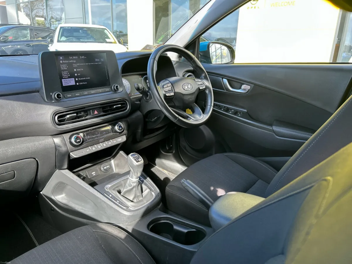 Hyundai KONA KAUAI EXECUTIVE 5DR PETROL - Image 3